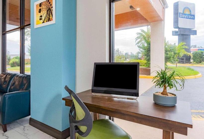 酒店 Days Inn By Wyndham N Orlando/casselberry