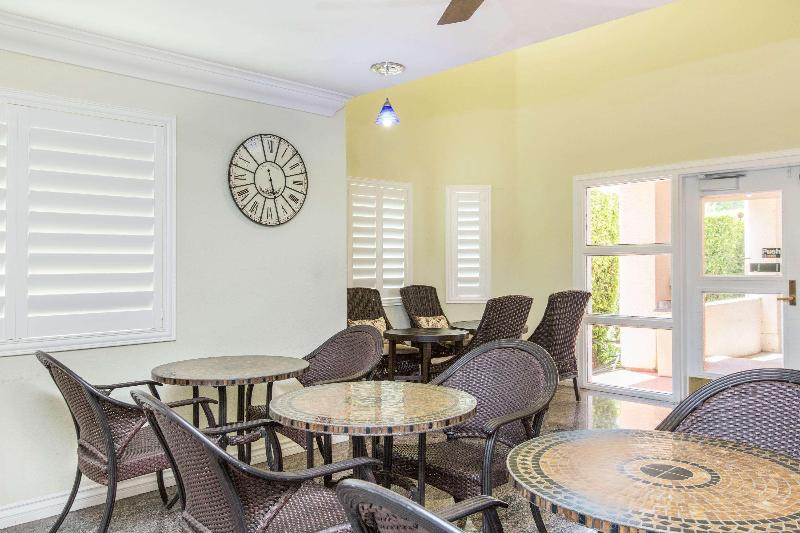 호텔 Days Inn By Wyndham Near City Of Hope