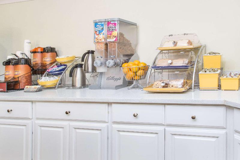 호텔 Days Inn By Wyndham Near City Of Hope