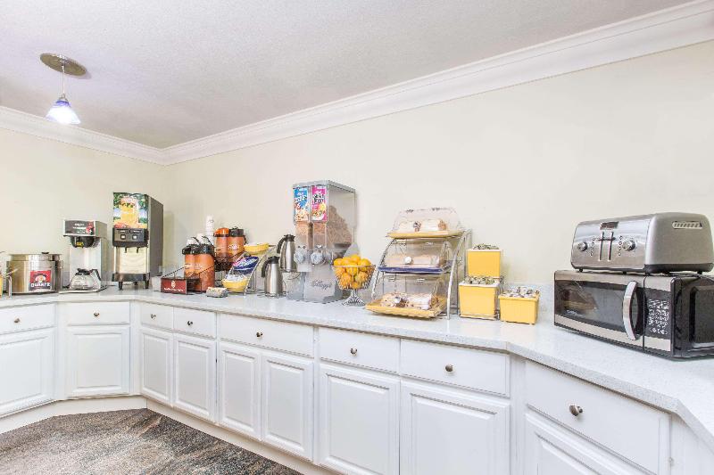 호텔 Days Inn By Wyndham Near City Of Hope