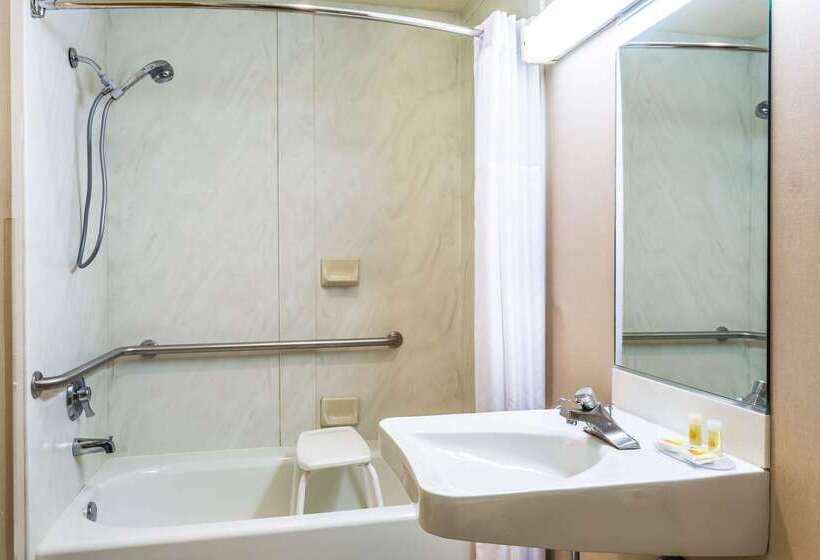 ホテル Days Inn & Suites By Wyndham Logan