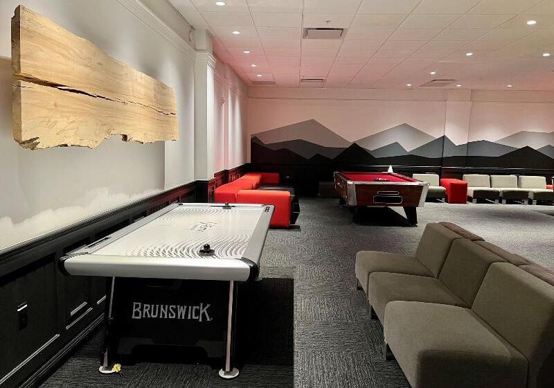 Delta Hotels By Marriott Mont Sainte Anne, Resort & Convention Center