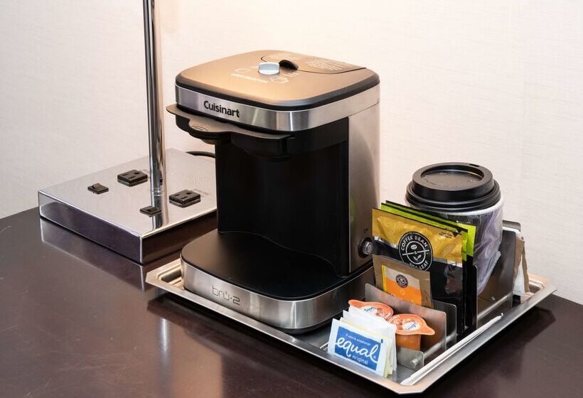 호텔 Doubletree By Hilton Newark Penn Station