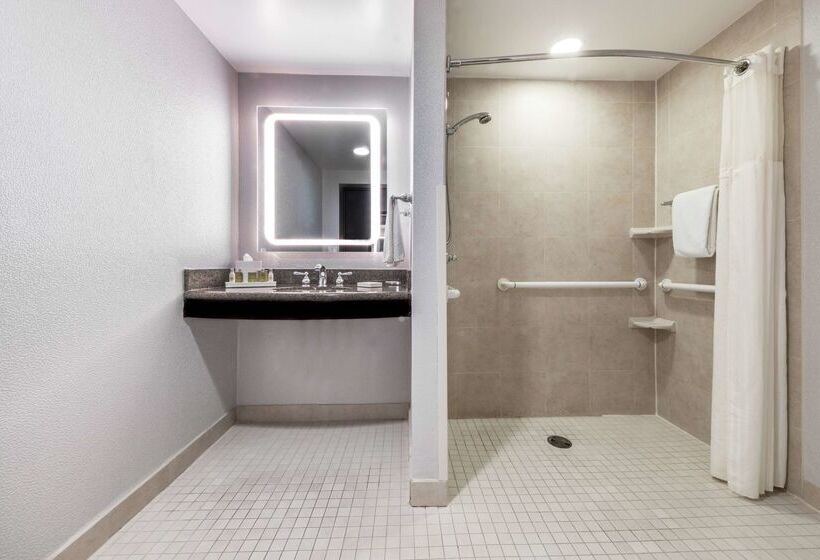 호텔 Doubletree By Hilton Newark Penn Station