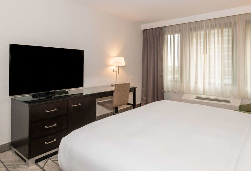 호텔 Doubletree By Hilton Newark Penn Station