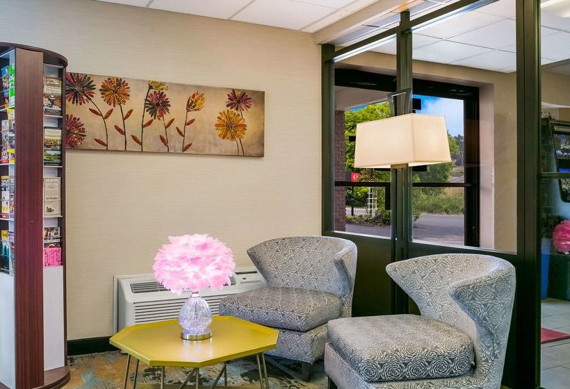 호텔 Econo Lodge Amish Country