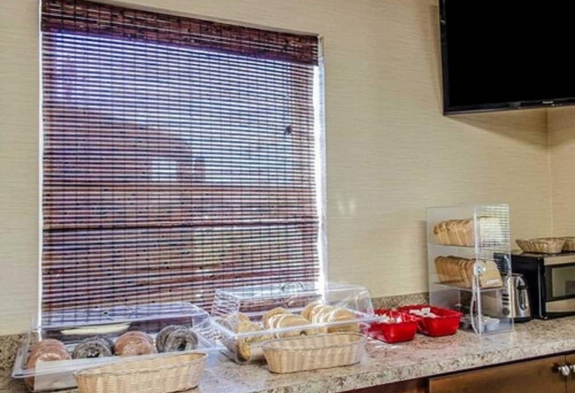 호텔 Econo Lodge Amish Country