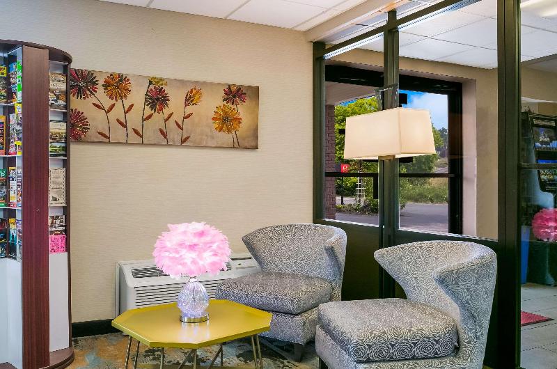 호텔 Econo Lodge Amish Country