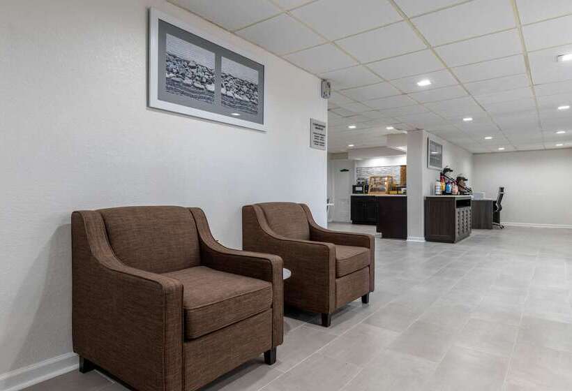 ホテル Econo Lodge At The University