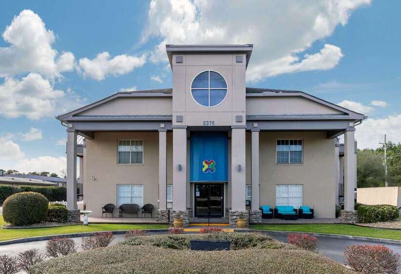 ホテル Econo Lodge At The University