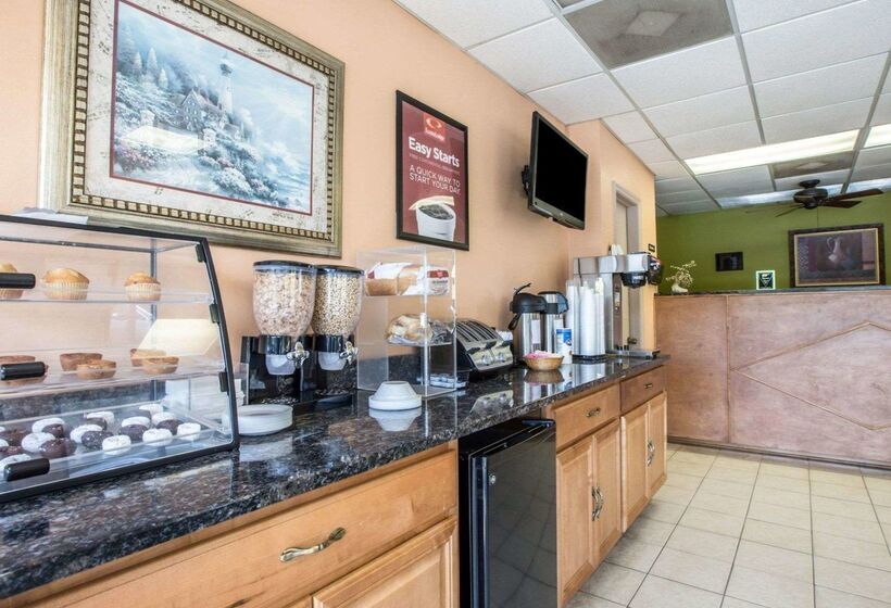 ホテル Econo Lodge Biltmore