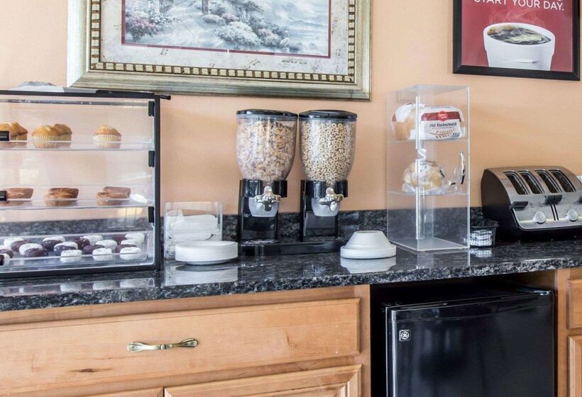 ホテル Econo Lodge Biltmore