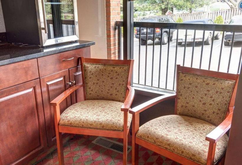 בית מלון כפרי Red Carpet Inn By University Of Maryland