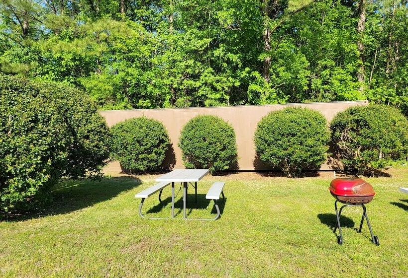 ホテル Stonewood Inn & Suites Of Carrollton Smithfield