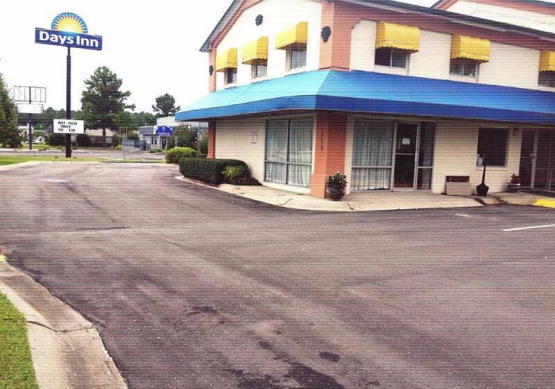 Отель Econo Lodge Cherry Point