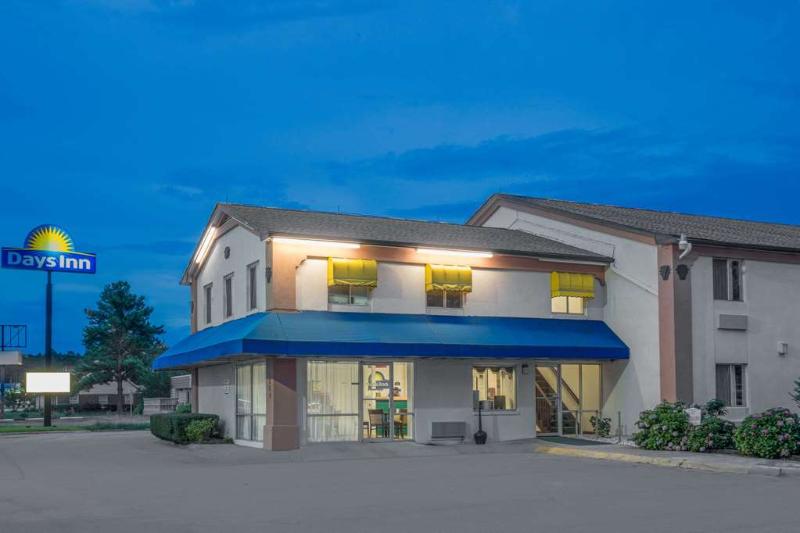 Отель Econo Lodge Cherry Point