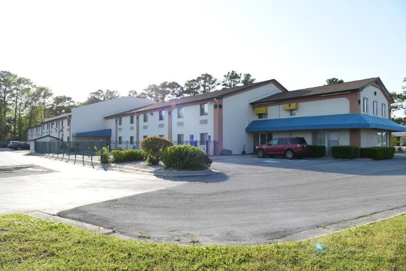 Отель Econo Lodge Cherry Point