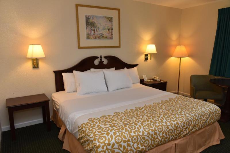 Отель Econo Lodge Cherry Point