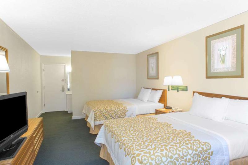 Отель Econo Lodge Cherry Point