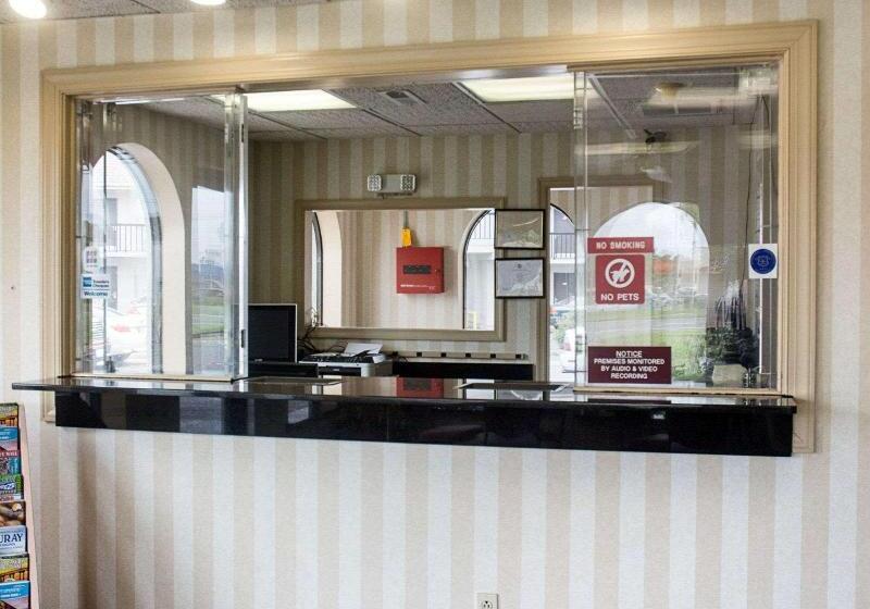 בית מלון כפרי Econo Lodge Chesapeake Route 13 And I 464