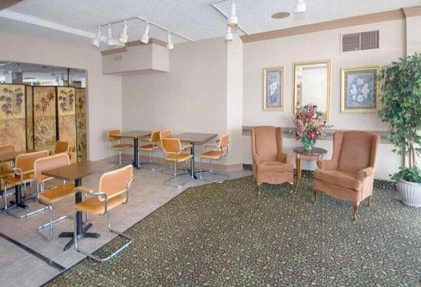 فندق Econo Lodge Corinth