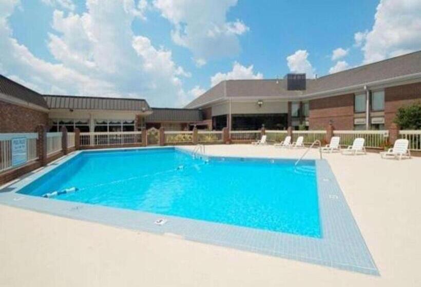 فندق Econo Lodge Corinth