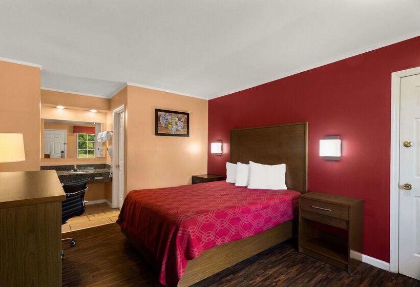 فندق Econo Lodge Cornersville