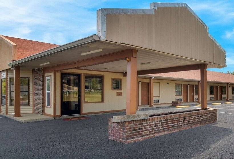 فندق Econo Lodge Cornersville