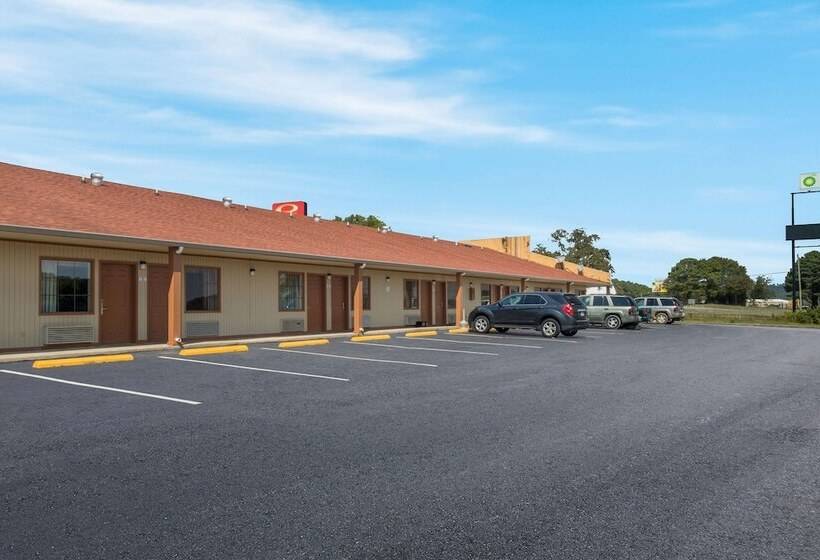 فندق Econo Lodge Cornersville