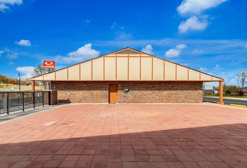 בית מלון כפרי Econo Lodge Cornersville