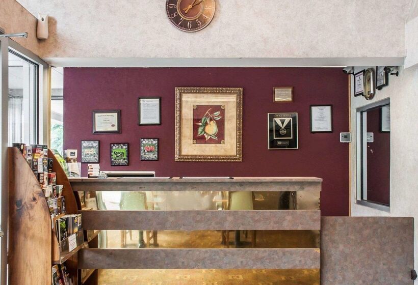 فندق Econo Lodge Elmira Corning