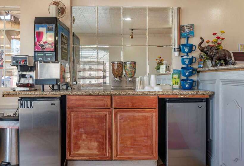 בית מלון כפרי Econo Lodge Fallon Naval Air Station Area