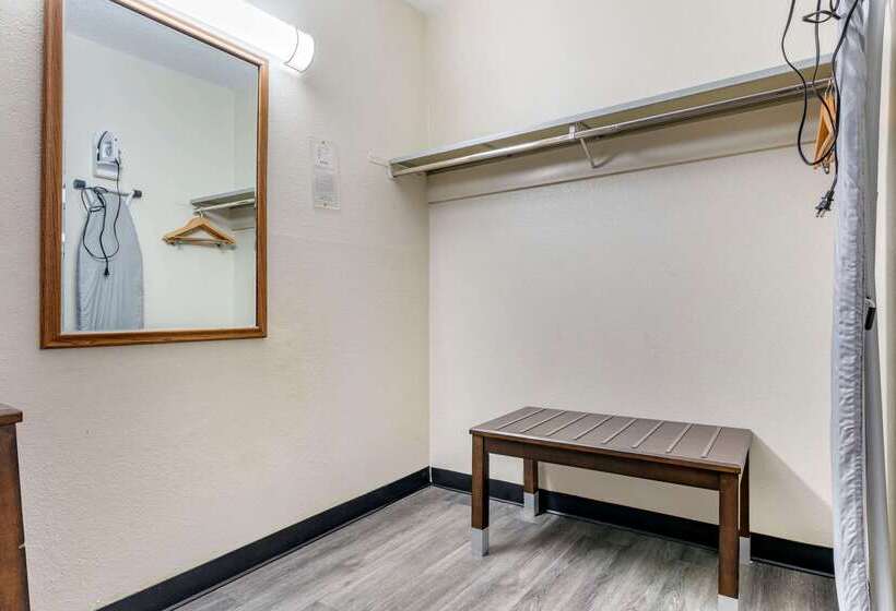 בית מלון כפרי Econo Lodge Fallon Naval Air Station Area