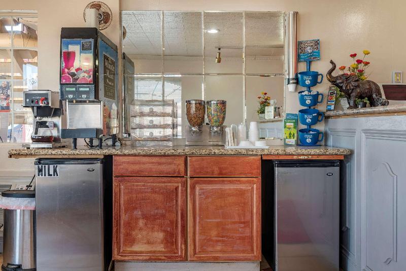 בית מלון כפרי Econo Lodge Fallon Naval Air Station Area