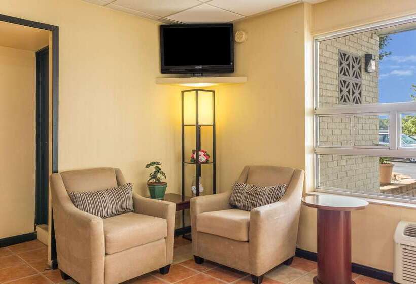 호텔 Econo Lodge Fort Knox