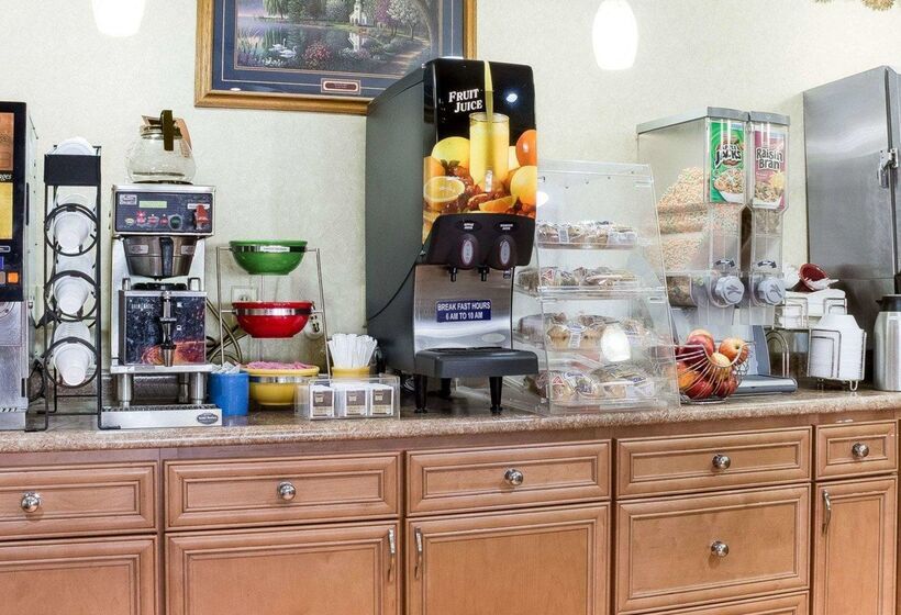 בית מלון כפרי Econo Lodge  Grand Forks