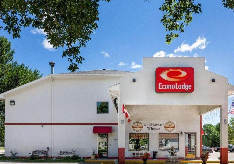 Отель Econo Lodge Grand Forks