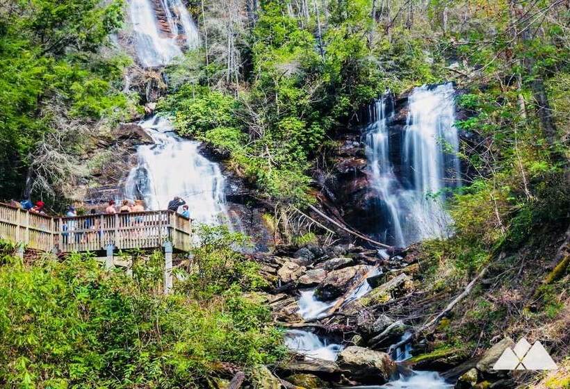 فندق Days Inn By Wyndham Helen