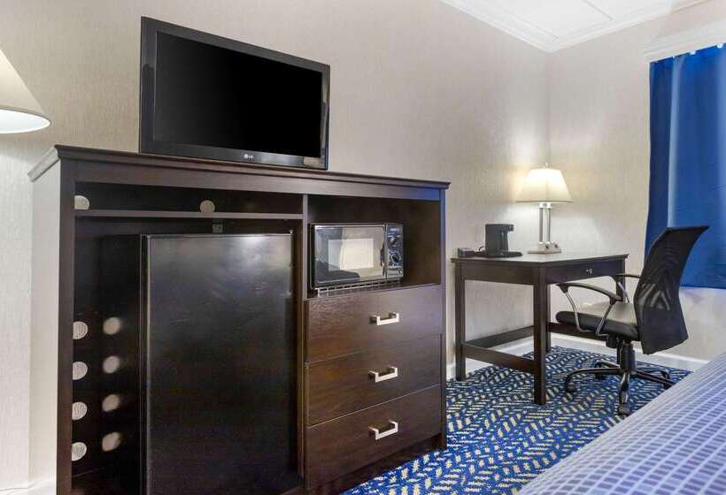 בית מלון כפרי Econo Lodge