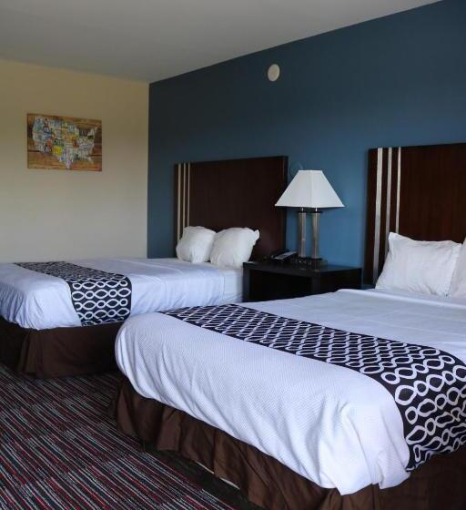 فندق Econo Lodge Inn & Suites