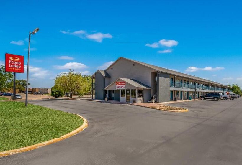 هتل Econo Lodge Inn & Suites