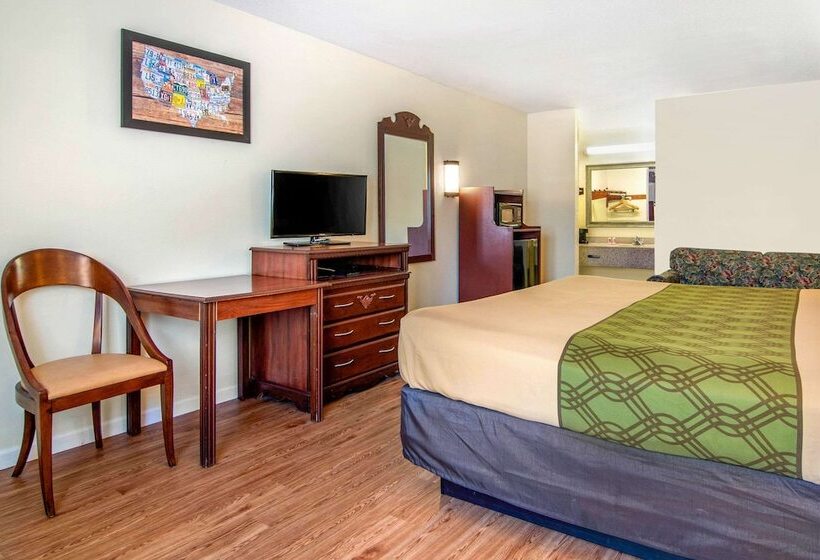 فندق Econo Lodge Inn & Suites