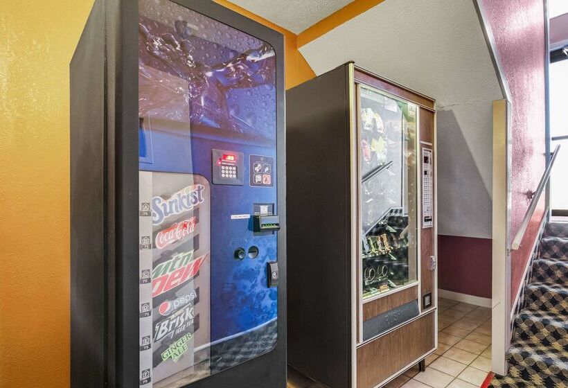 فندق Econo Lodge Junction City I 70 Near Fort Riley