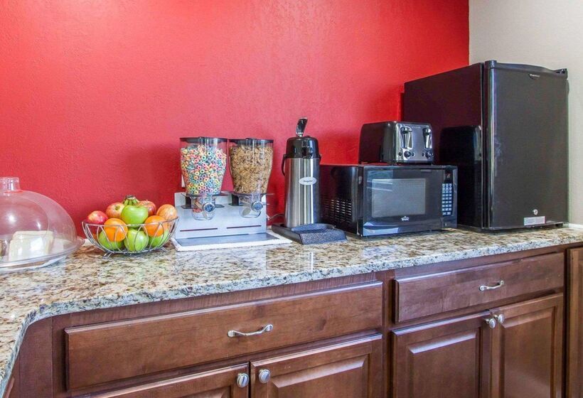 בית מלון כפרי Econo Lodge Lanett