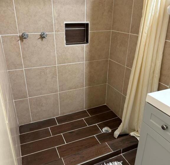 호텔 Regency Inn & Suites By Oyo Bay City