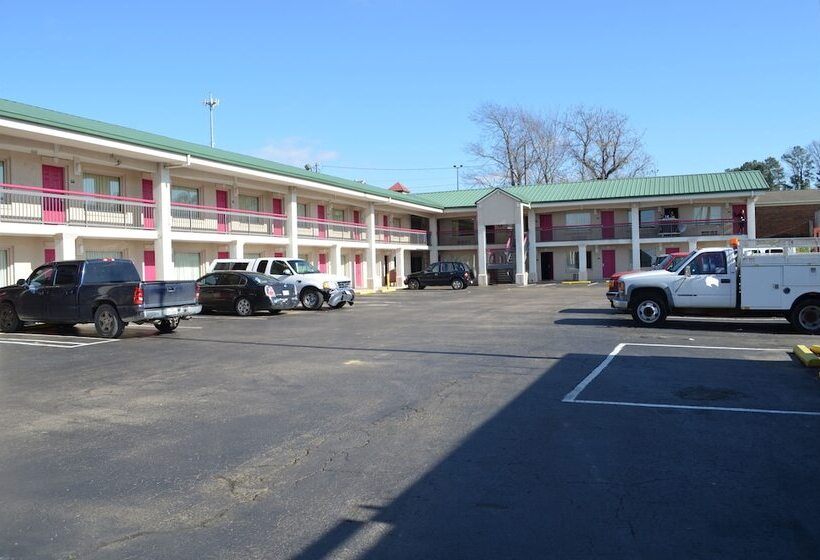 בית מלון כפרי Executive Inn And Suites   Jackson