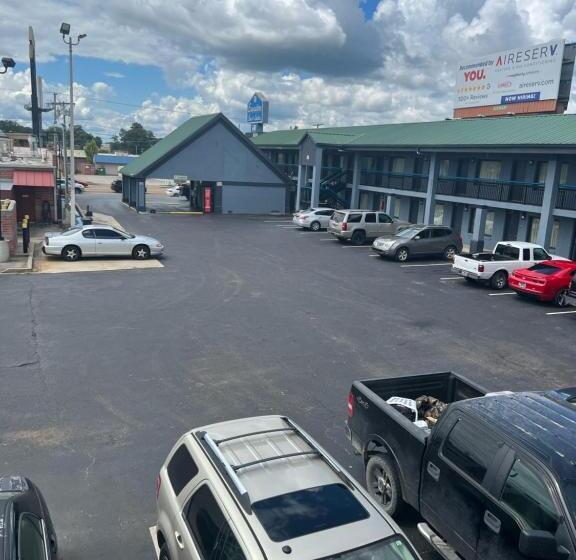 فندق Executive Inn And Suites   Jackson