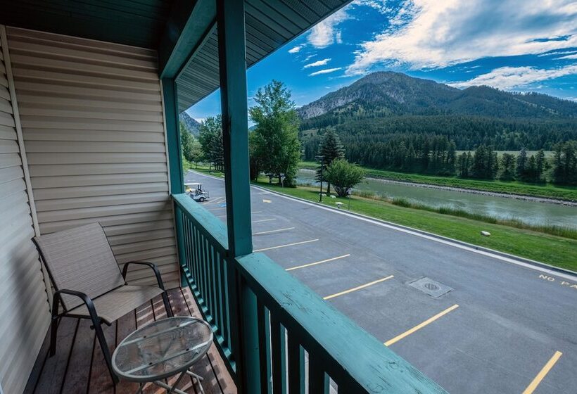 ホテル Flying Saddle Resort And Steak House