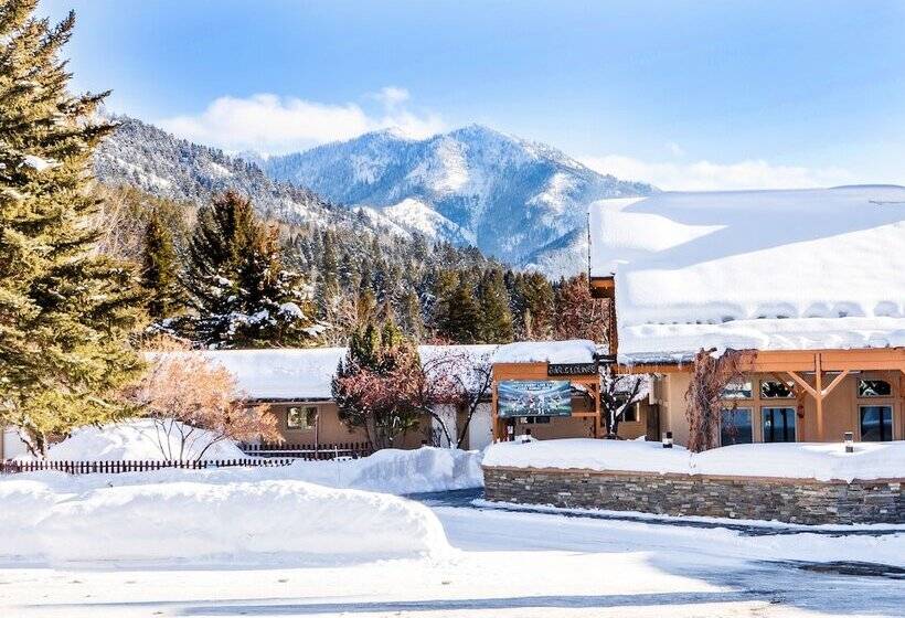 ホテル Flying Saddle Resort And Steak House