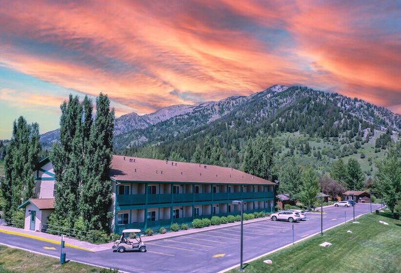 ホテル Flying Saddle Resort And Steak House